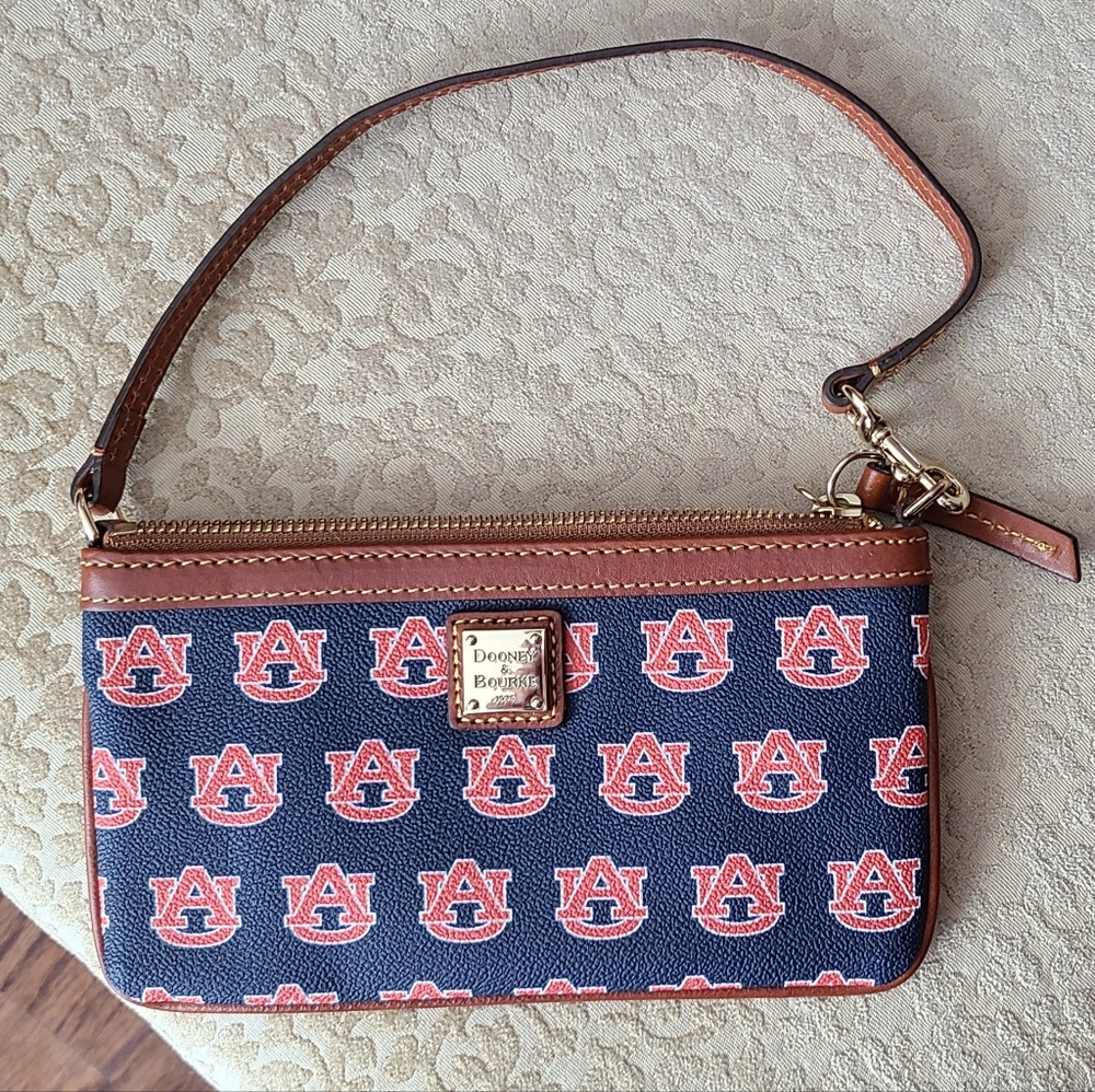 EUC Dooney & Bourke Auburn Tigers Wristlet